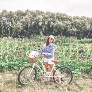 Meet your Posher, Crystal